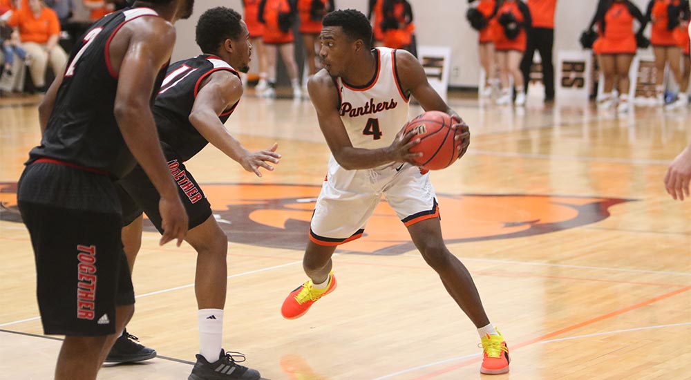 Men's basketball wins seventh of last eight games in victory at MacMurray