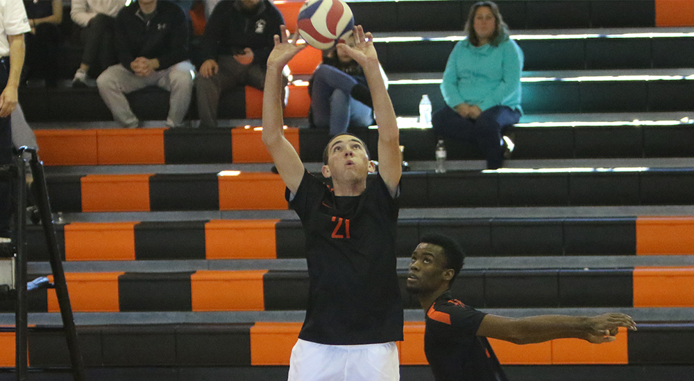 Men's volleyball topped in pair by Marian