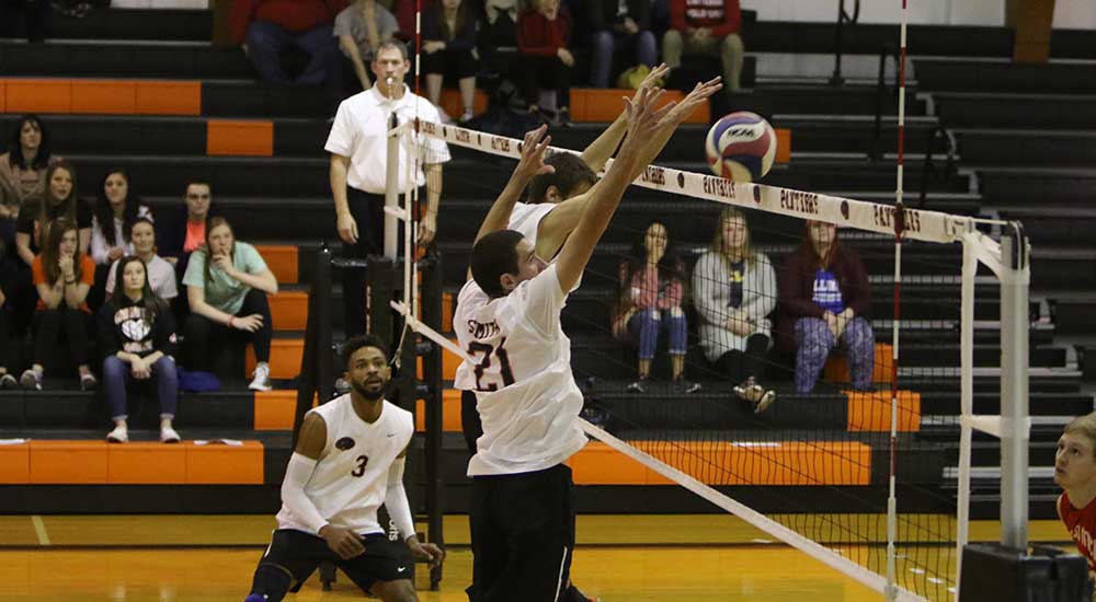 Men’s volleyball falls in three sets to No. 6 Carthage