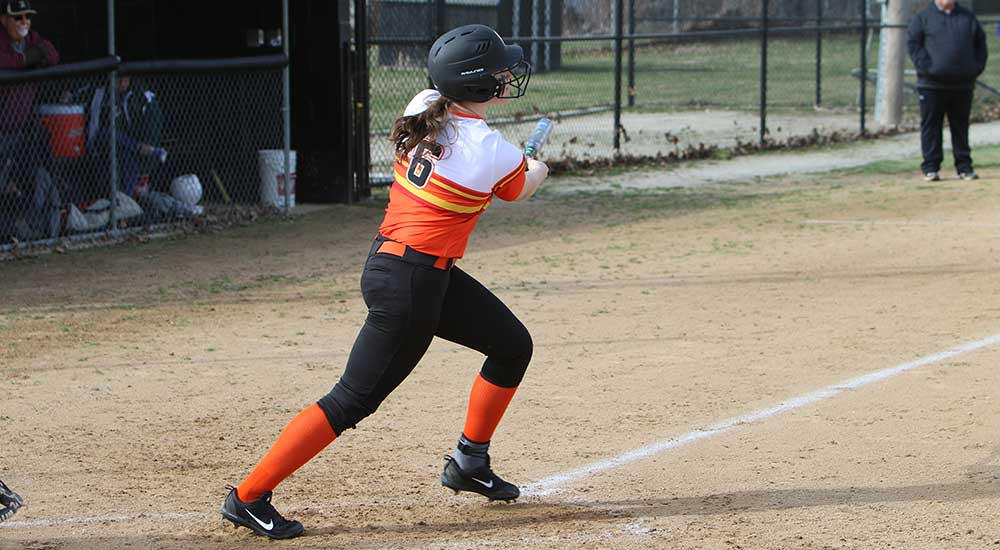 Softball gives up seventh inning lead in loss at Monmouth