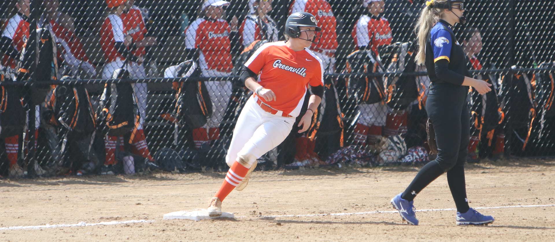 Softball drops doubleheader to Spalding