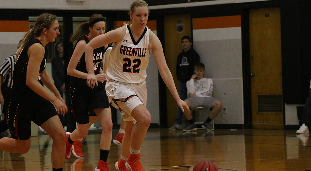 Women's basketball routs Lincoln Christian