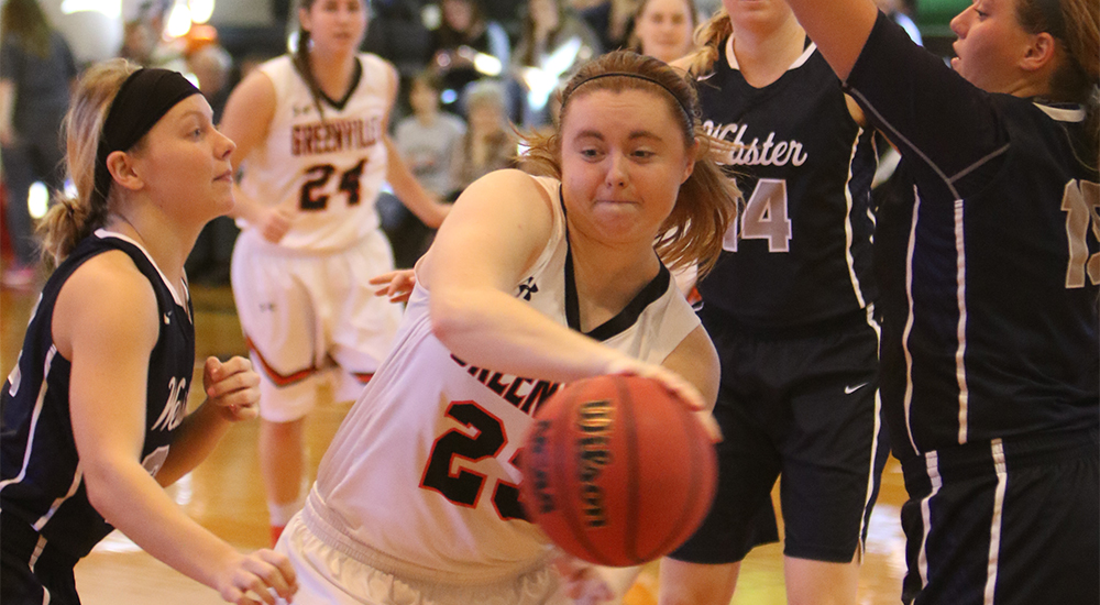 Women's basketball tripped up by Fontbonne