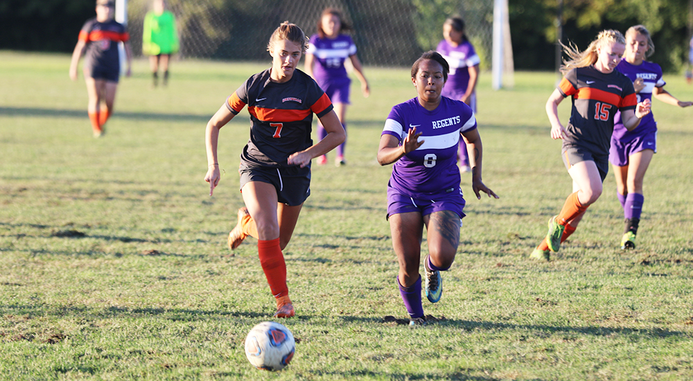 Women's soccer outruns Rockford in 6-0 win