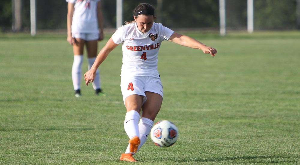 Women's soccer led by Pearce in 6-0 shutout of Illinois College