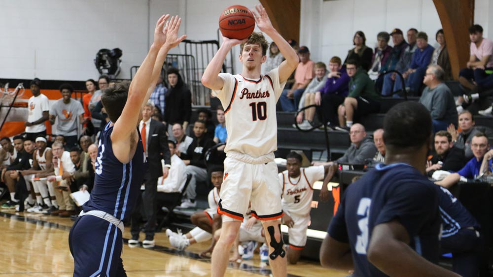 Men's basketball led by Grady and Simmons in win over Westminster