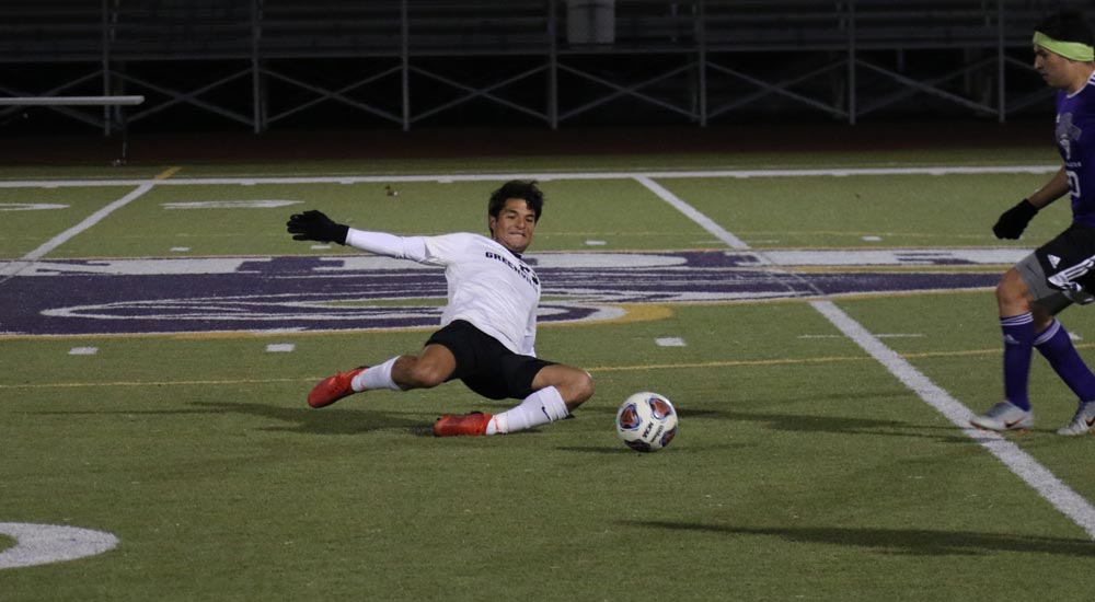Men's soccer clinches SLIAC tournament appearance with win at Webster