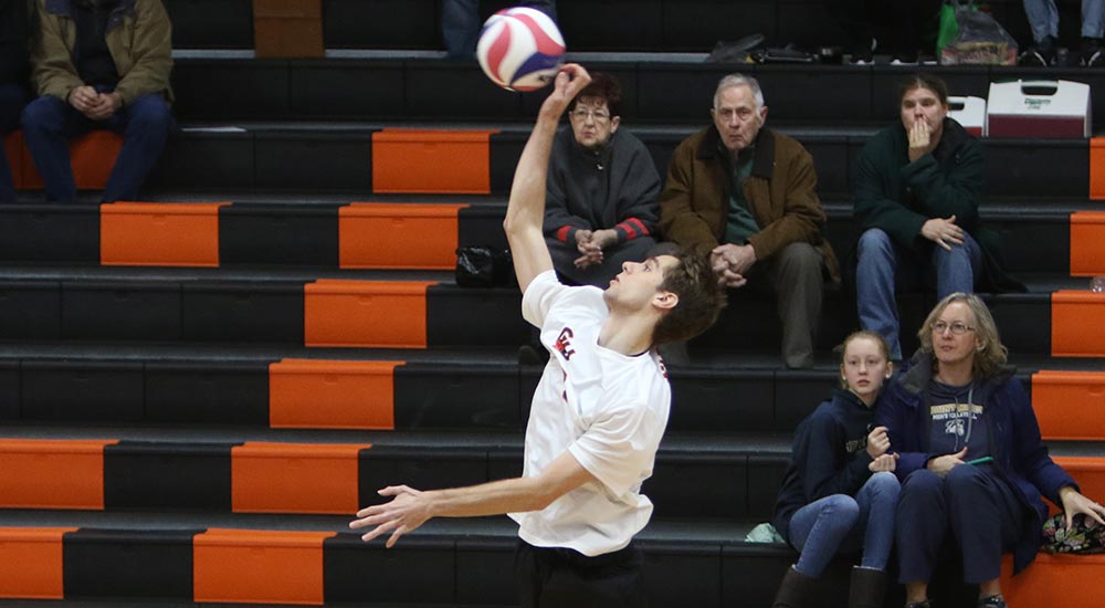 Men's volleyball opens Nelson era with split on opening night