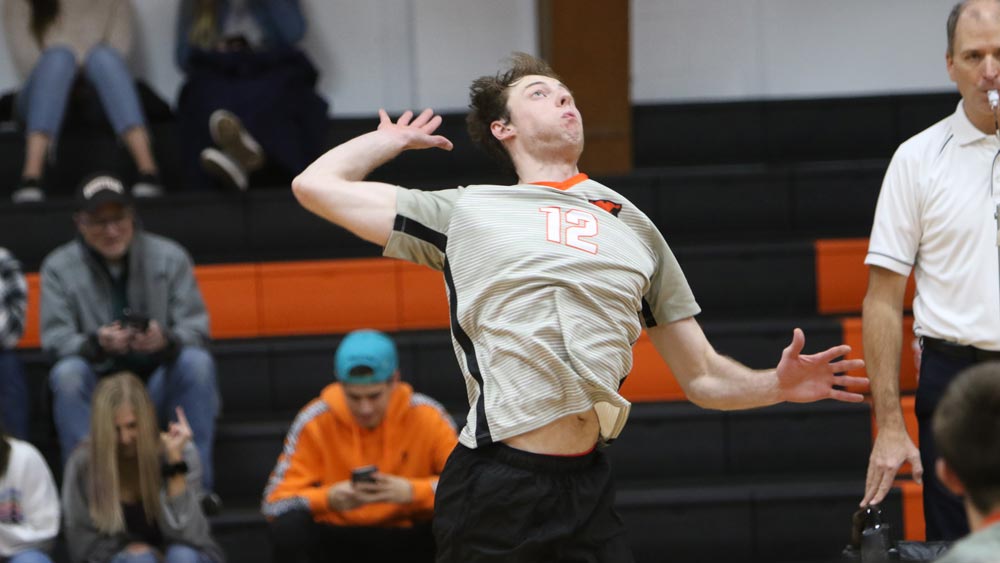 Men's volleyball topped at Loras
