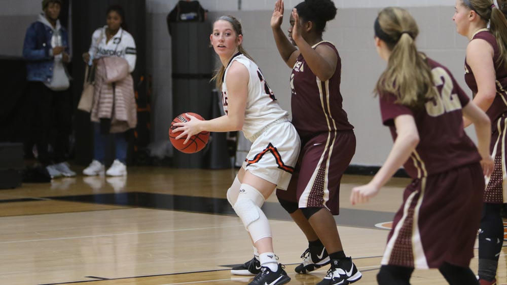 Women's basketball secures appearance in SLIAC tournament