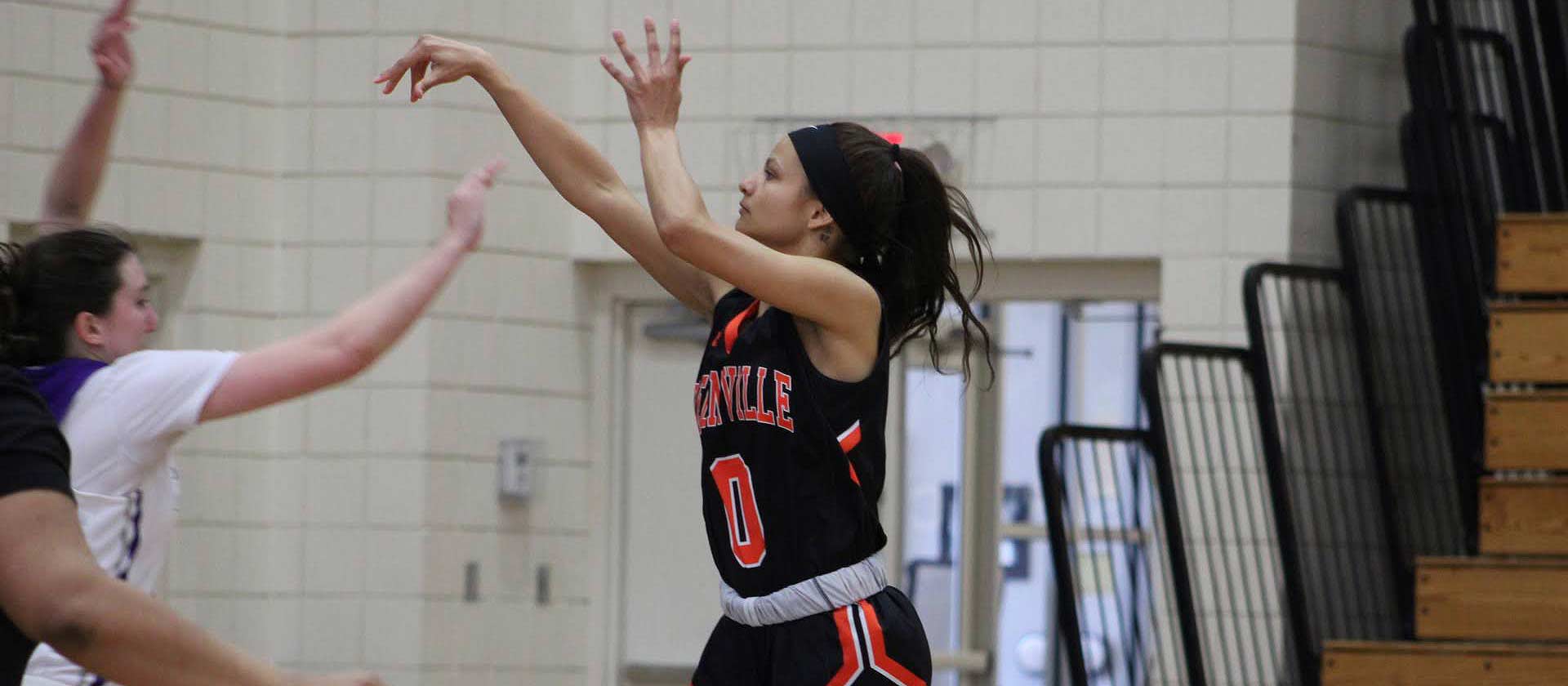 Women's basketball gains comeback win at Iowa Wesleyan