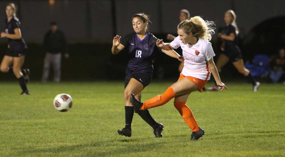 Women's soccer battles Fontbonne to 3-3 draw