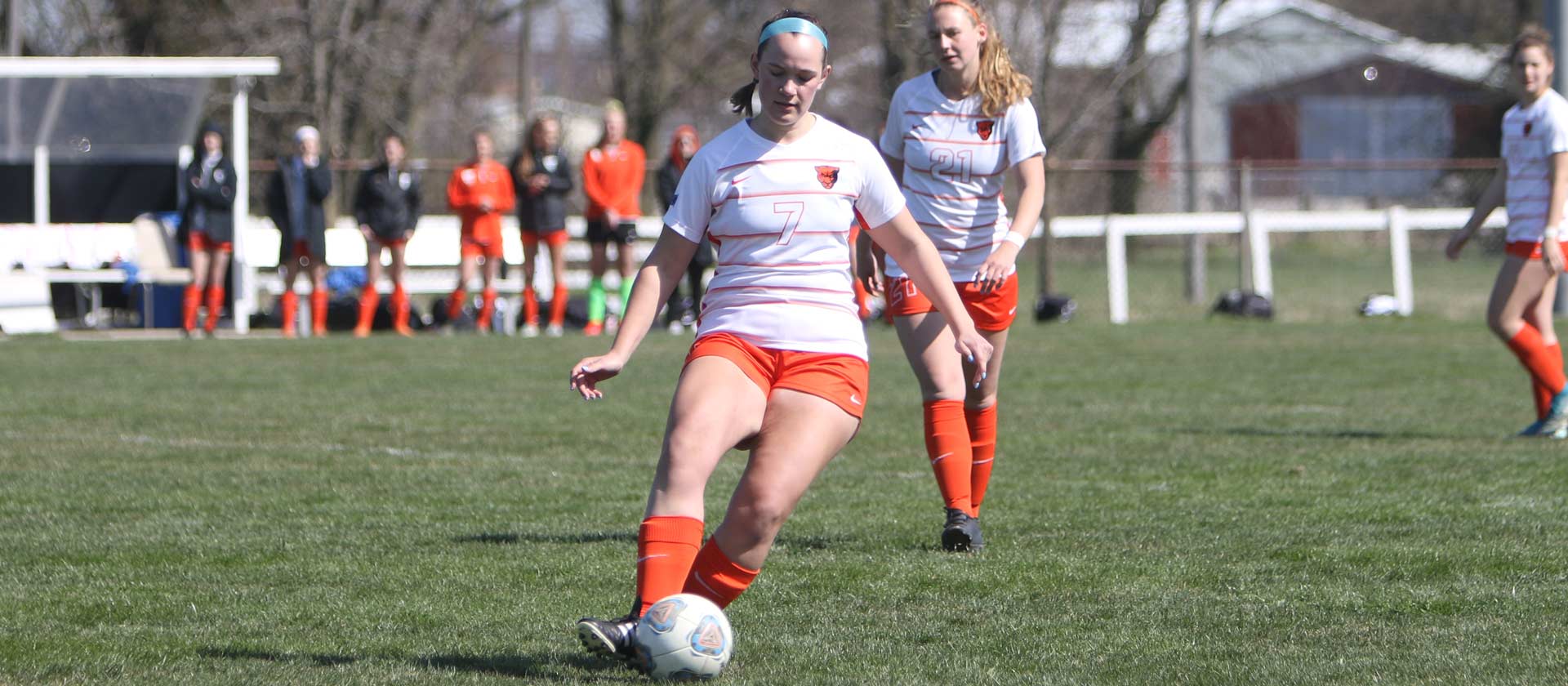 Women's soccer concludes season with 2-0 loss to Fontbonne in SLIAC semis