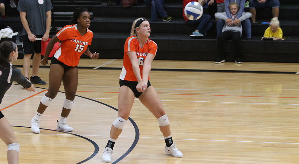 Women's volleyball takes fourth straight win