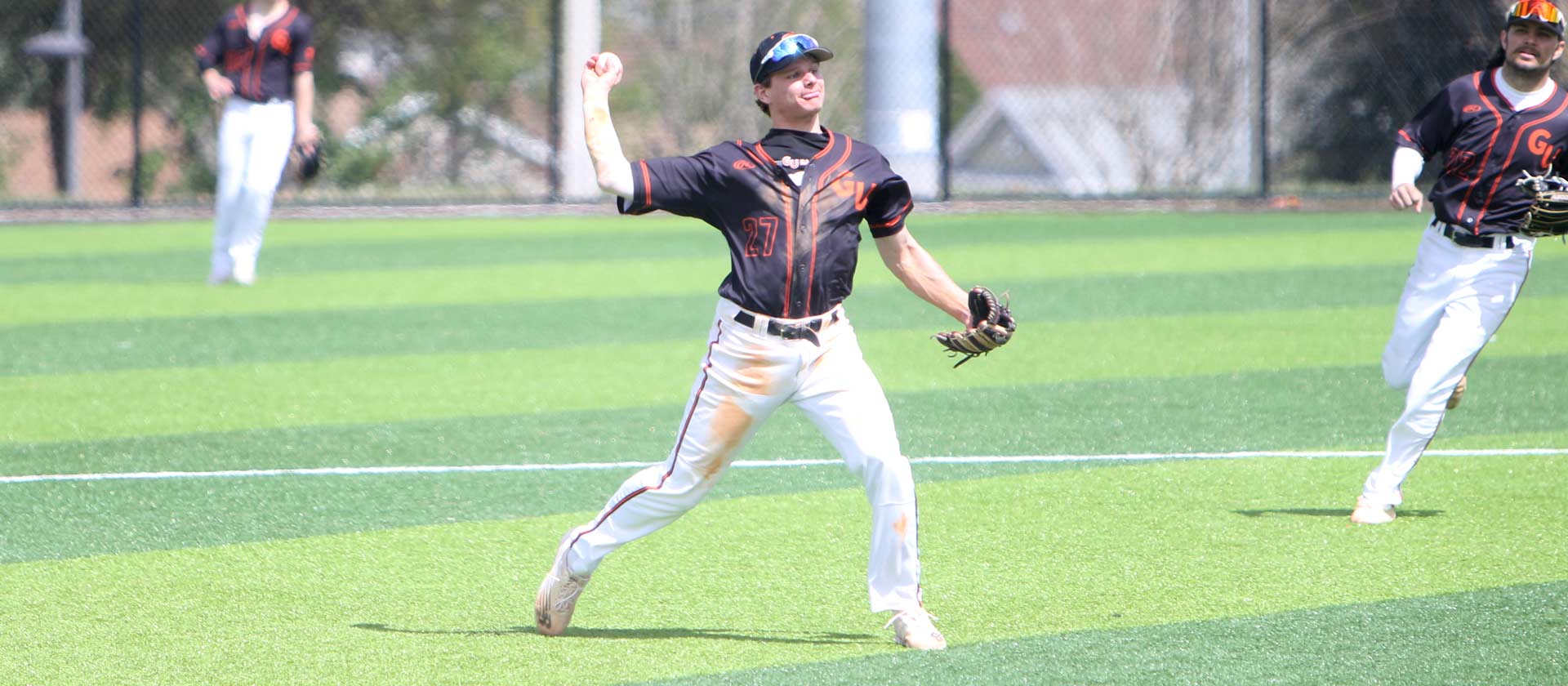 Baseball falls 4-3 to St. Norbert in Friday contest