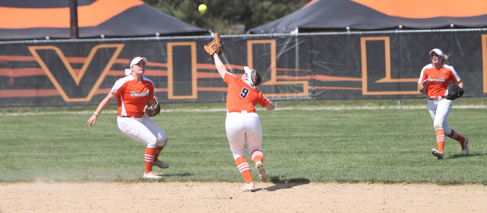 Softball saddles first place Fontbonne with a SLIAC loss