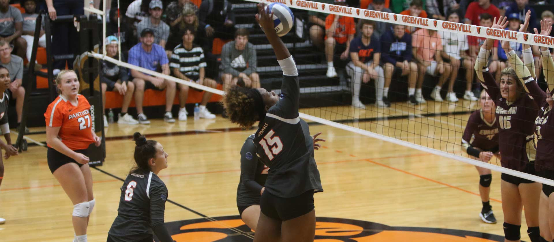 Women's volleyball slides past Eureka in three sets