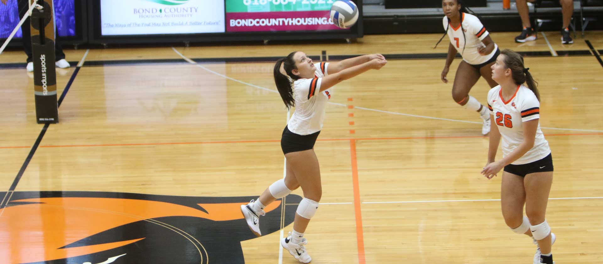 Women's volleyball splits at North Park