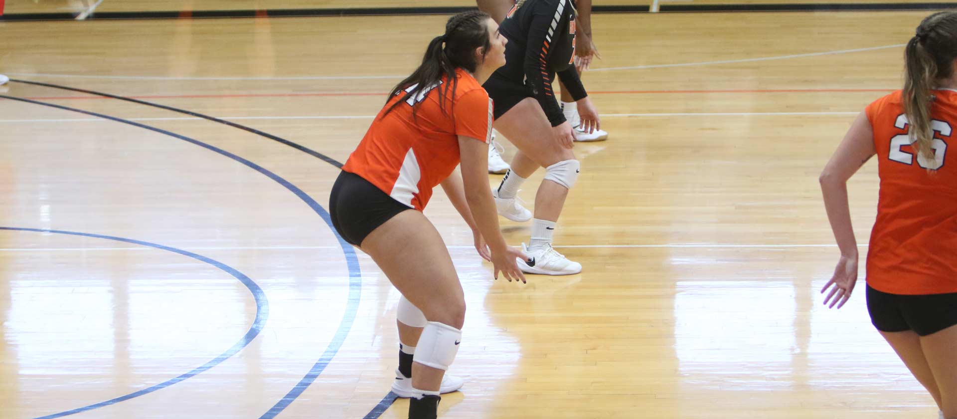 Women's volleyball earns two wins at Grinnell